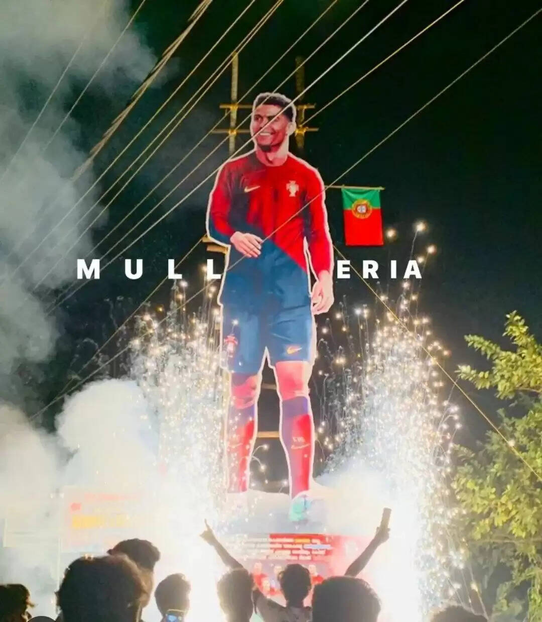 கால்பந்து போட்டி பார்க்க ரூ.23 லட்சத்துக்கு வீடு வாங்கிய ரசிகர்கள்!!