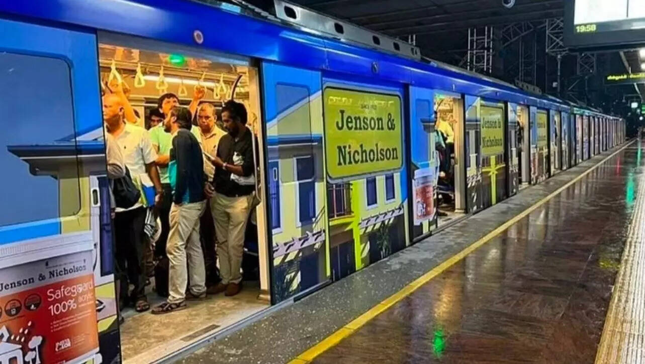 20 மணி நேரத்திற்கு பிறகு சீரான மெட்ரோ ரயில் சேவை!!