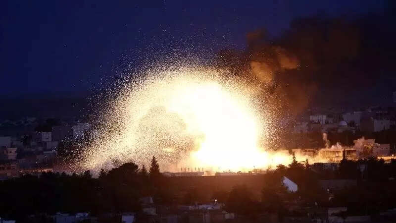 பதற்றம்! வான்வழித் தாக்குதலில் 31 பேர் உயிரிழப்பு!!