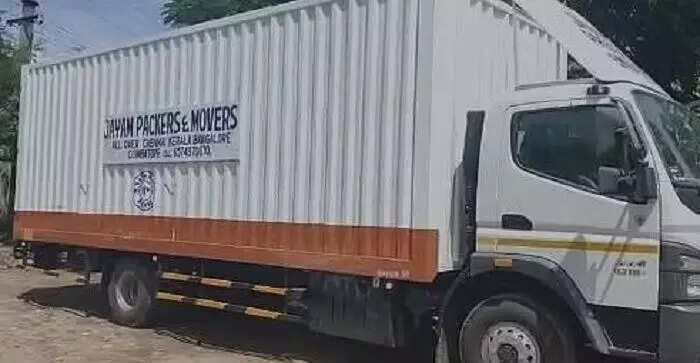 புதிய லாரியில் கடத்தலுக்கு ரகசிய அறை செட் செய்த கும்பல்!!