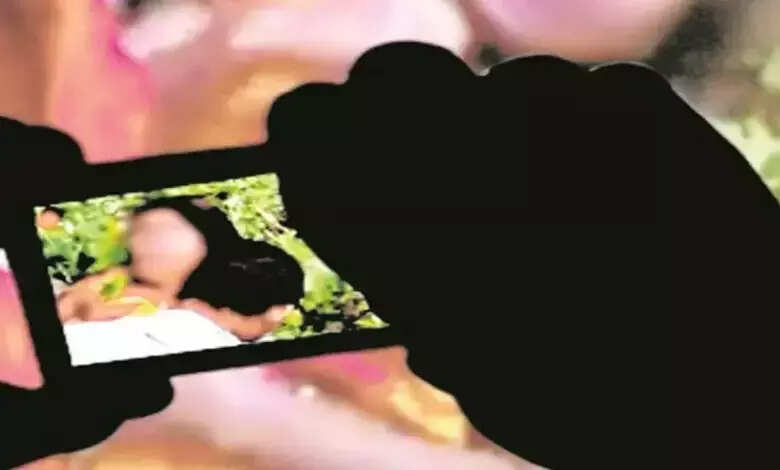 முதியவர் வசதியானவர் என்று தெரிந்த ஒரு பெண் போட்ட பலே ஸ்கெட்ச்..!!