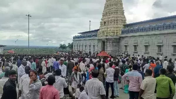 மிரண்டுபோன ஏற்பாட்டாளர்கள்..!! 250 பெண்களை வரன் பார்க்க குவிந்த 11,750 மணமகன்கள்..!!