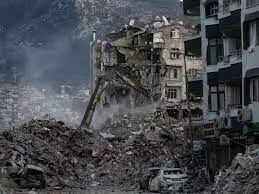 நிலநடுக்கத்தால் உருகுலைந்துபோன துருக்கி, சிரியா... 50 ஆயிரத்தை தாண்டிய பலி எண்ணிக்கை..!!