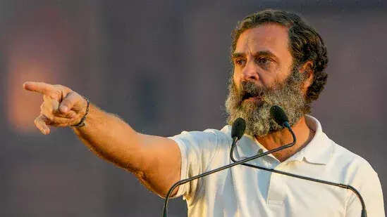 பாதுகாப்பு வழிகாட்டுதல்களை மீறிய ராகுல் காந்தி!?