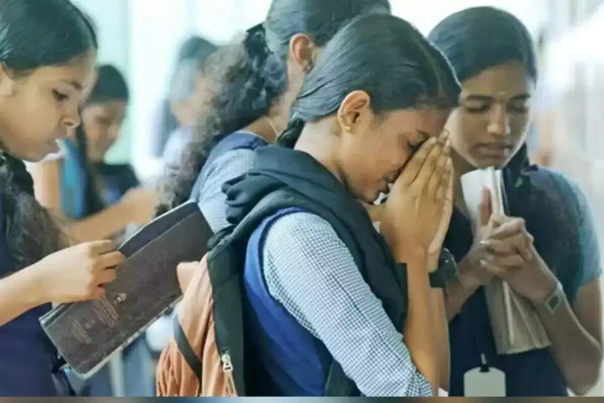 பள்ளி மாணவர்களே ரெடியா..! இன்று 10 மற்றும் +1 வகுப்பு தேர்வு முடிவுகள் வெளியாகிறது... ரிசல்ட் பார்ப்பது எப்படி?