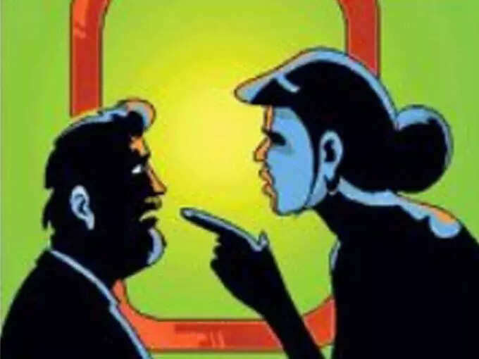 குடும்பத் தகராறில் 60 வயதான கணவனை அடித்து கொன்றே 55 வயது மனைவி..!!