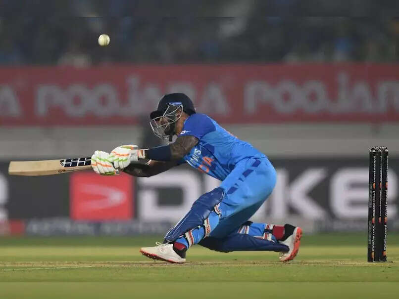 சூர்யகுமார் யாதவ் மாஸ்… மரண அடியால் 228 ரன்கள் குவித்த இந்தியா!!