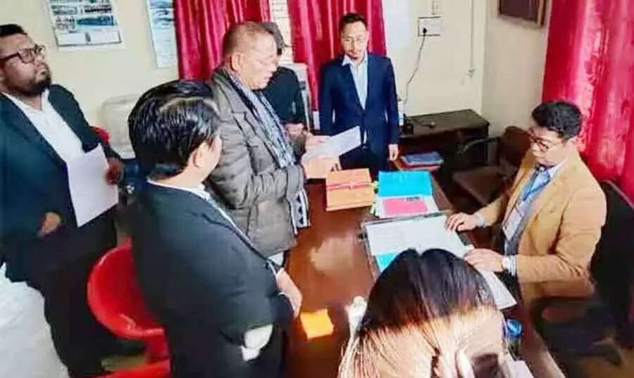 பா.ஜ.க. வேட்பாளர் போட்டியின்றி வெற்றி பெற்றதாக அறிவிப்பு..!!