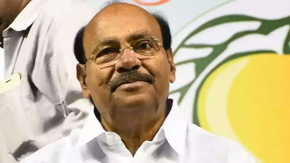 மீண்டும் பொது இடங்களில் முகக்கவசம் கட்டாயமாக்க வேண்டும் - ராமதாஸ்..!!
