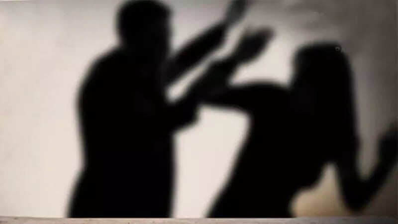 லிவ் இன் உறவில் இருந்த காதலியை கொன்று நாடகமாடிய இளைஞர்!!