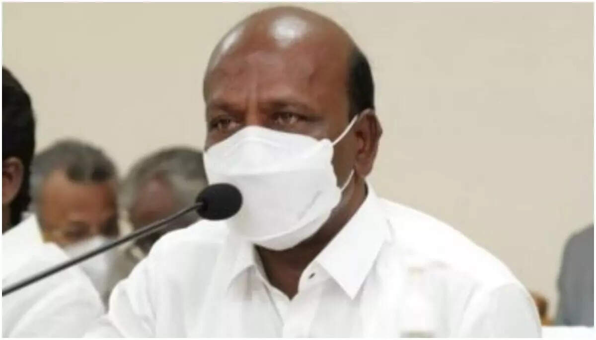 மருத்துவமனையில் பணிக்கு வராத மருத்துவர்கள் அமைச்சர் அதிரடி நடவடிக்கை!