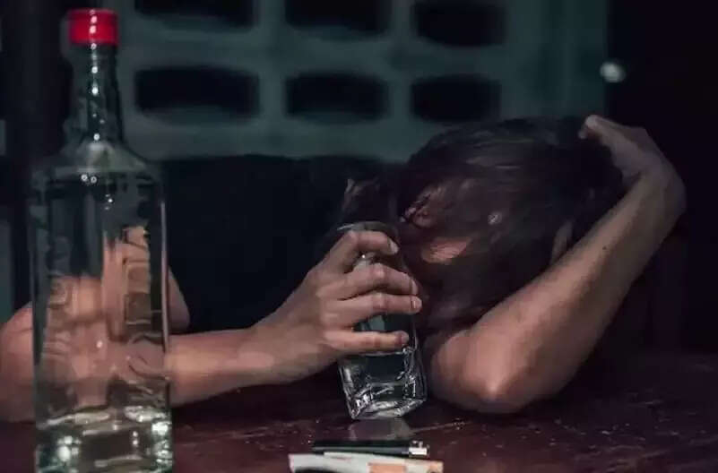 நண்பன் தானே..என நம்பி போன தோழியை இரவு முழுவதும் மாறி மாறி சீரழித்த நண்பர்கள்..!!