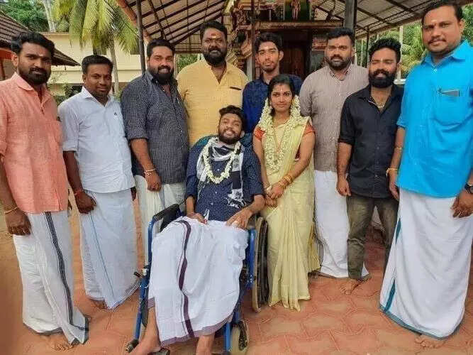 ரத்த வாந்தி எடுத்து உயிரிழந்த சோஷியல் மீடியா பிரபலம்!!