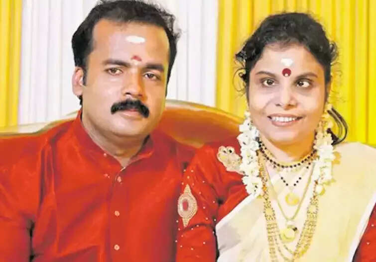 என் கணவர் ஒரு சைக்கோ..! கண்கலங்கிய பார்வையற்ற பாடகி வைக்கம் விஜயலட்சுமி..!!