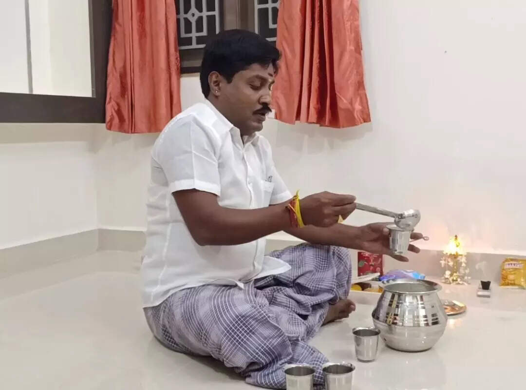 புது வீட்டிற்கு பால் காய்ச்சிய ஜி.பி.முத்து… சூப்பரான வீடு!!