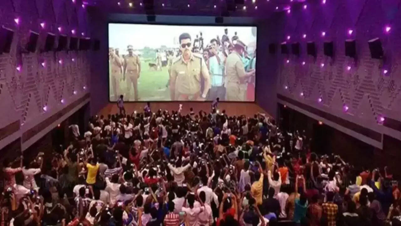 தீபாவளியை முன்னிட்டு நாளை முதல் 27-ம் தேதி வரை திரையரங்கில் சிறப்பு காட்சிகள்..!!