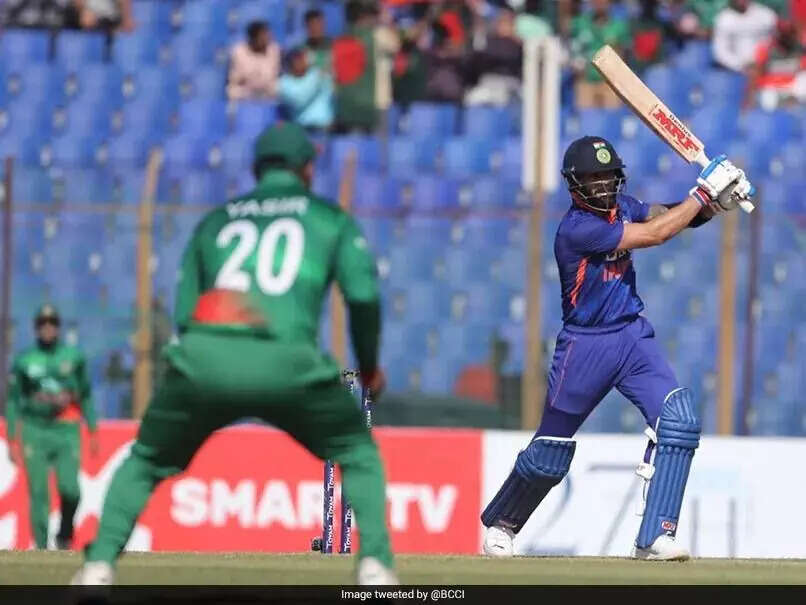 தெறிக்கவிட்ட 'கிங்' கோலி… உலக சாதனையில் 2ஆம் இடம்!!