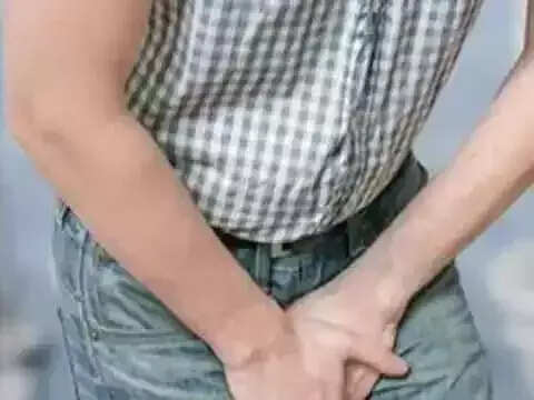 30 வயது இளைஞரின் அந்தரங்க உறுப்பை கடித்து குதறிய பிட்புல் நாய்..!!