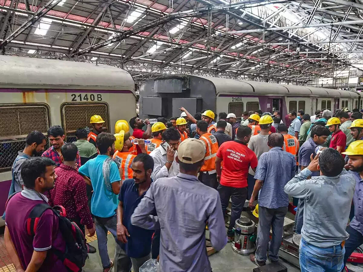 ரயில்வே பிளாட்பார்ம் டிக்கெட் ரூ.50 ஆக உயர்வு..!!