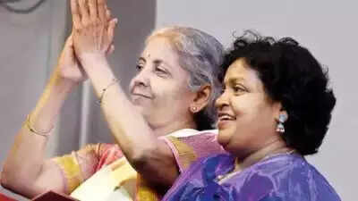 காதல் மனைவியை முனைவராக்கி அழகு பார்த்த ஓட்டுநர்...மத்திய நிதியமைச்சர் பாராட்டு!..