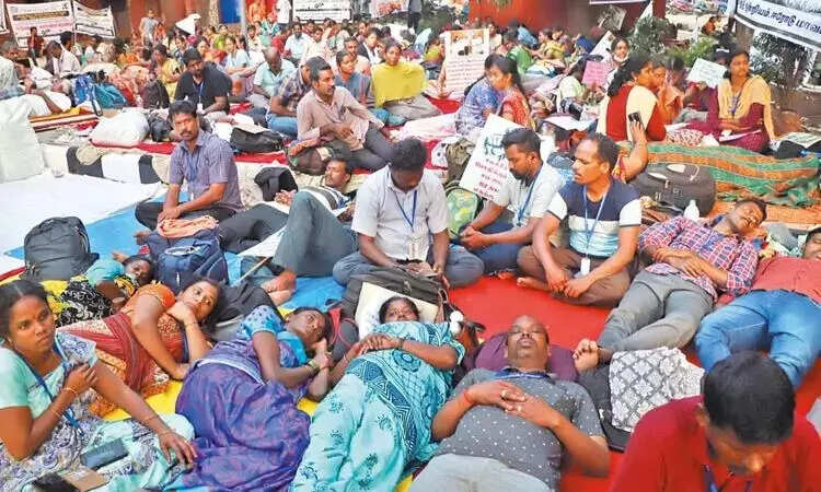 அமைச்சருடன் ஆசிரியர்கள் நடத்திய பேச்சுவார்த்தை தோல்வி!!