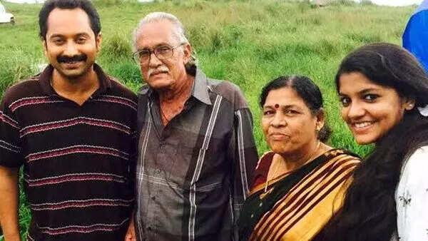 சூப்பர்! 73 வயதில் 10ஆம் வகுப்பு பாஸ் ஆன நடிகை!!