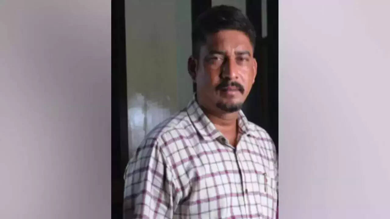 மதுரையில் இளைஞர் கழுத்தை அறுத்துக்கொண்டு மாடியிலிருந்து குதித்து தற்கொலை..!!