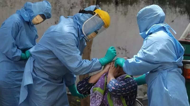 தமிழகத்தில் மருந்துகள் கையிருப்பு உள்ளதா? – அமைச்சர் விளக்கம்!!