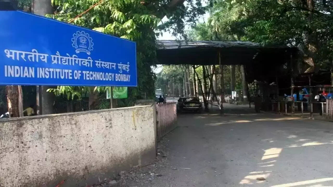 தொடரும் ஐஐடி தற்கொலைகள்..!! 7-வது மாடியில் இருந்து குதித்து மாணவர் தற்கொலை..!!