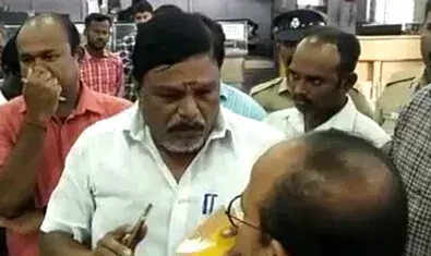 பிரபல ஹோட்டல் கொடுத்த அதிர்ச்சி! தேங்காய் சட்னியில் முழு பல்லி..!!