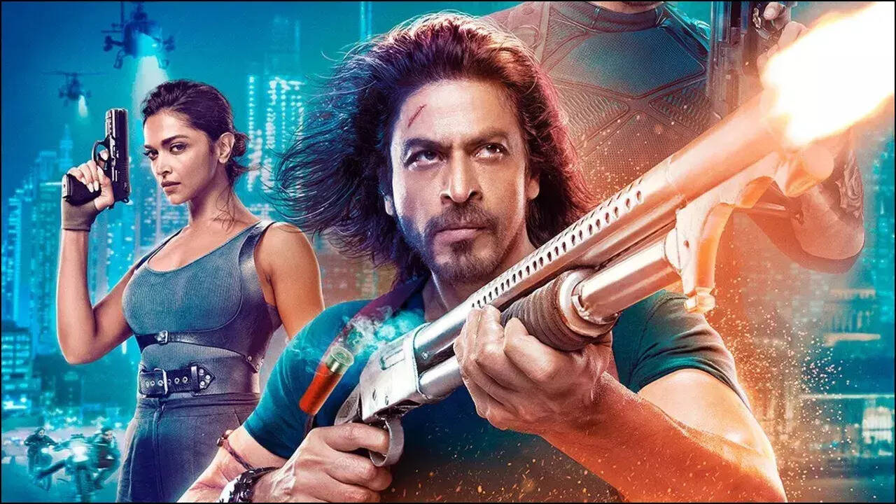 பதான் ஷாருக்கானாக மாறிய வார்னர்… வைரல் வீடியோ!!