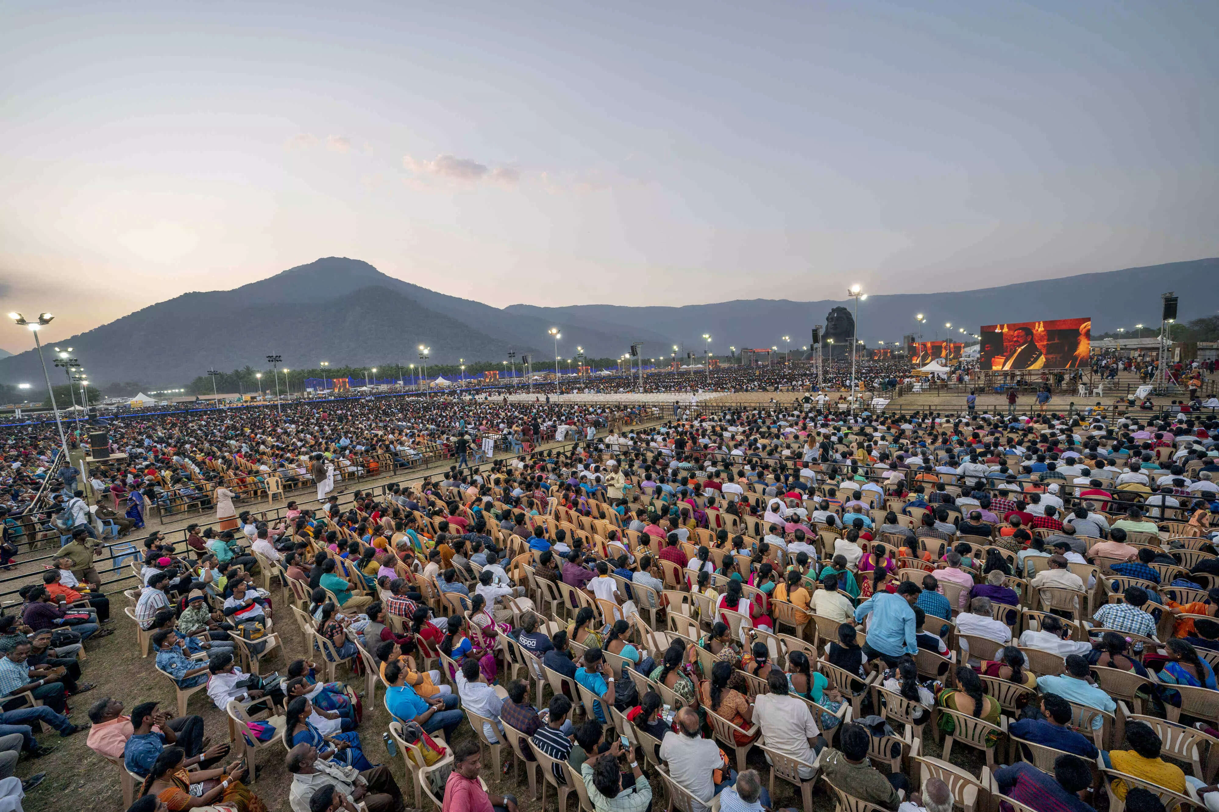 பிப்ரவரி 18-ம் தேதி உலகின் மிகப் பிரமாண்டமான மஹா சிவராத்திரி விழா..!!