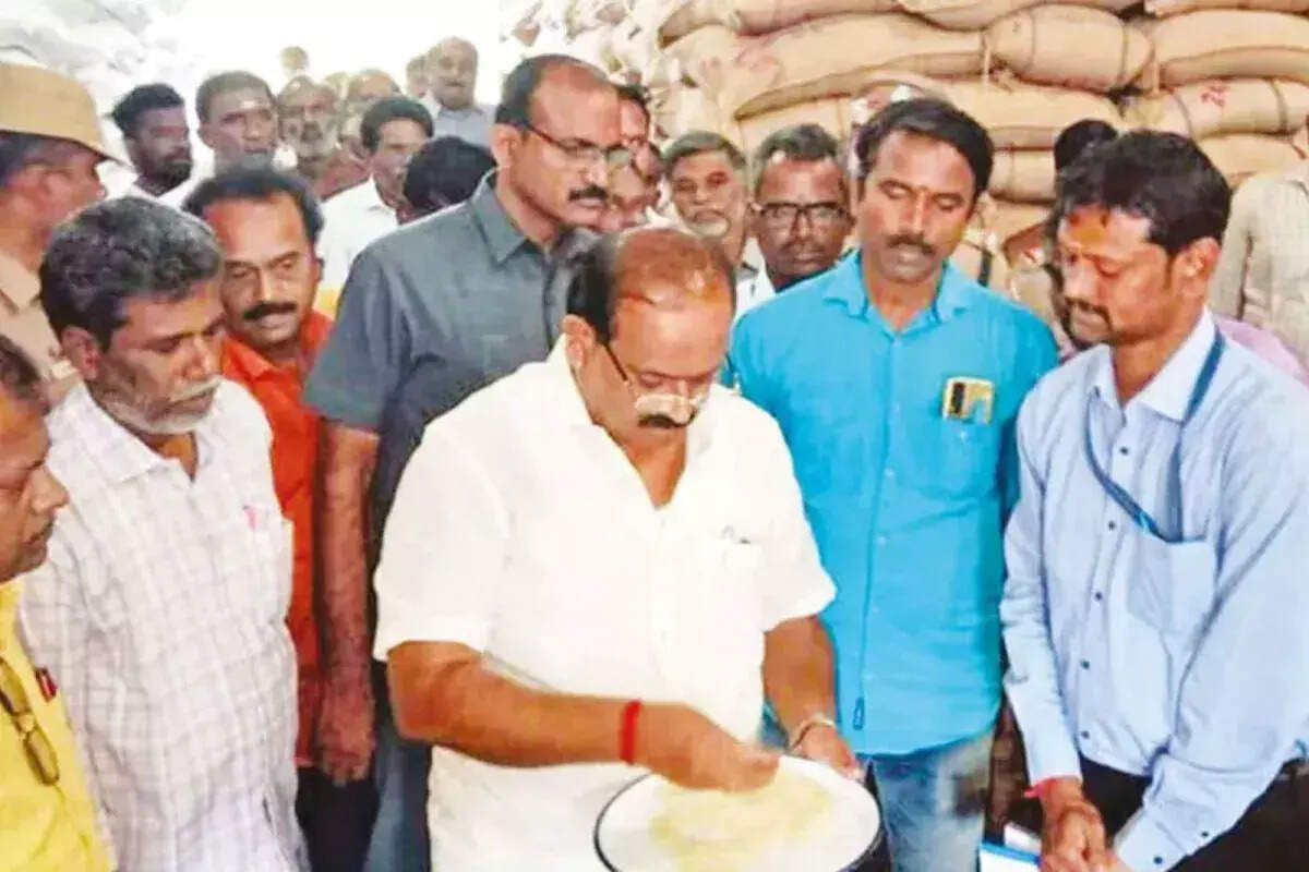 ரேஷன் அட்டைதாரர்களுக்கு குட் நியூஸ் சொன்ன அமைச்சர் சக்கரபாணி..!!