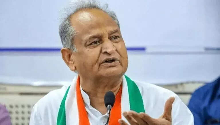 ரூ.500-க்கு சமையல் எரிவாயு சிலிண்டர்..!! எங்கு தெரியுமா ?