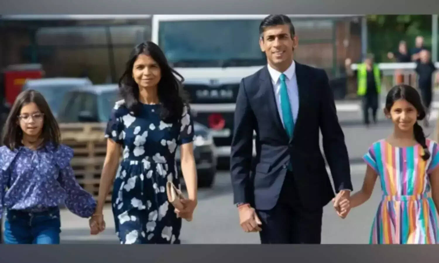 இங்கிலாந்தின் பிரதமரானார் இந்திய வம்சாவளி!! யார் இந்த ரிஷி சுனக்?