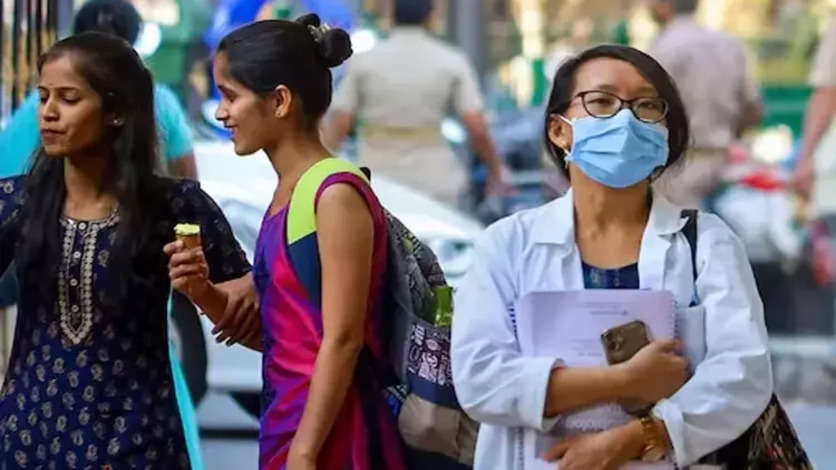 பொதுமக்கள் முகக்கவசம் அணிய வேண்டும் : மாநில அரசுக்கு ஒன்றிய சுகாதாரத்துறைசெயலாளர் கடிதம் ..!!