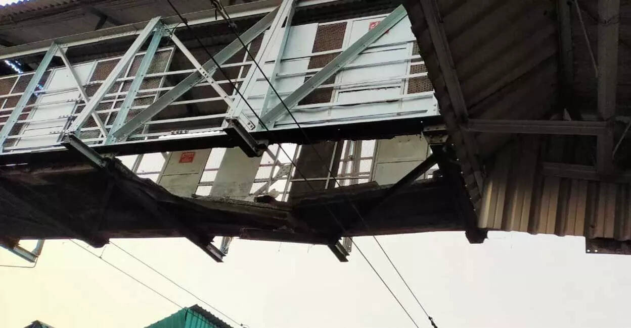 ரயில்வே மேம்பாலம் இடிந்துவிழுந்து ஒருவர் உயிரிழப்பு!!