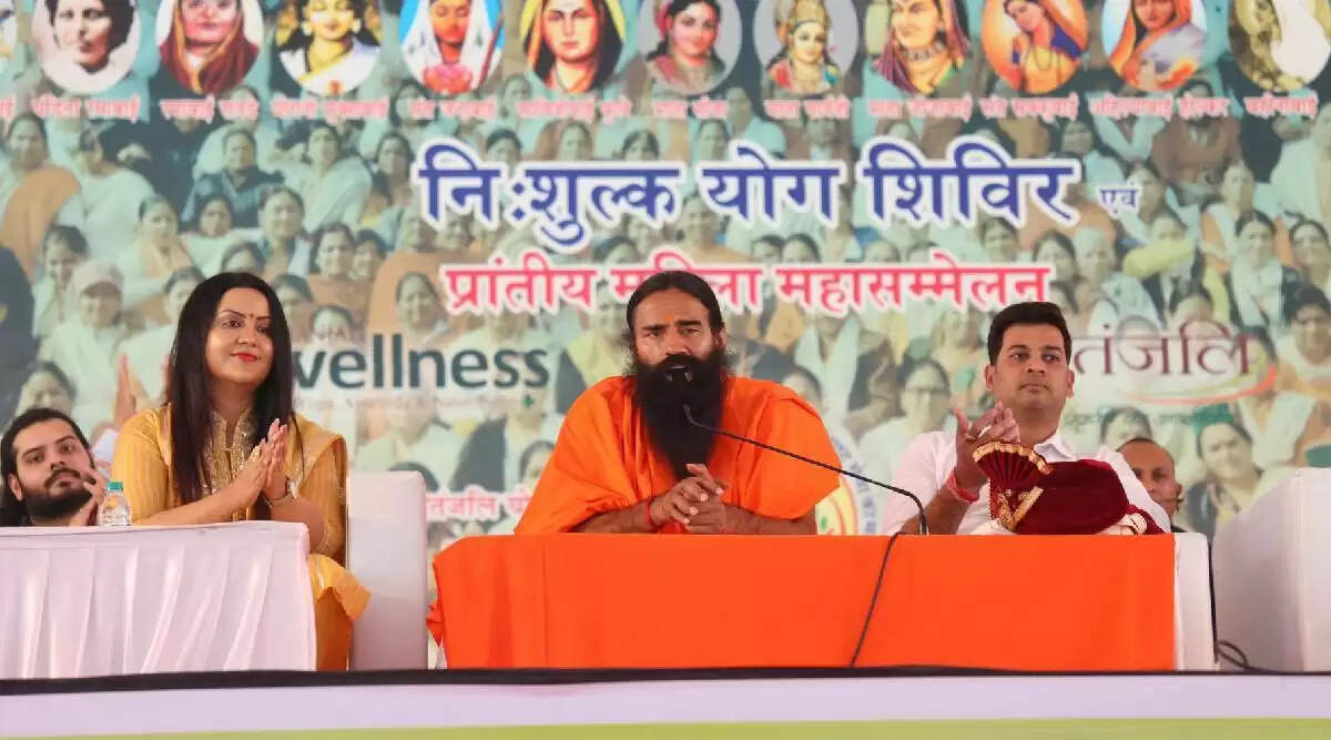 ஆடை அணியாவிட்டாலும் பெண்கள் அழகுதான்.. சர்ச்சையை கிளப்பிய பாபா ராம்தேவ்..!