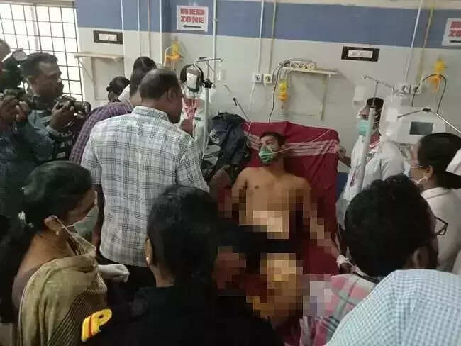 மயிலாடுதுறை மீனவர் மீது இந்திய கடற்படை வீரர்கள் துப்பாக்கிச்சூடு...!!