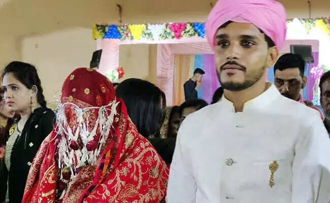 அதிர்ச்சி! ஒரே அறையில் ரத்த வெள்ளத்தில் மணமகன், மணமகள்!!