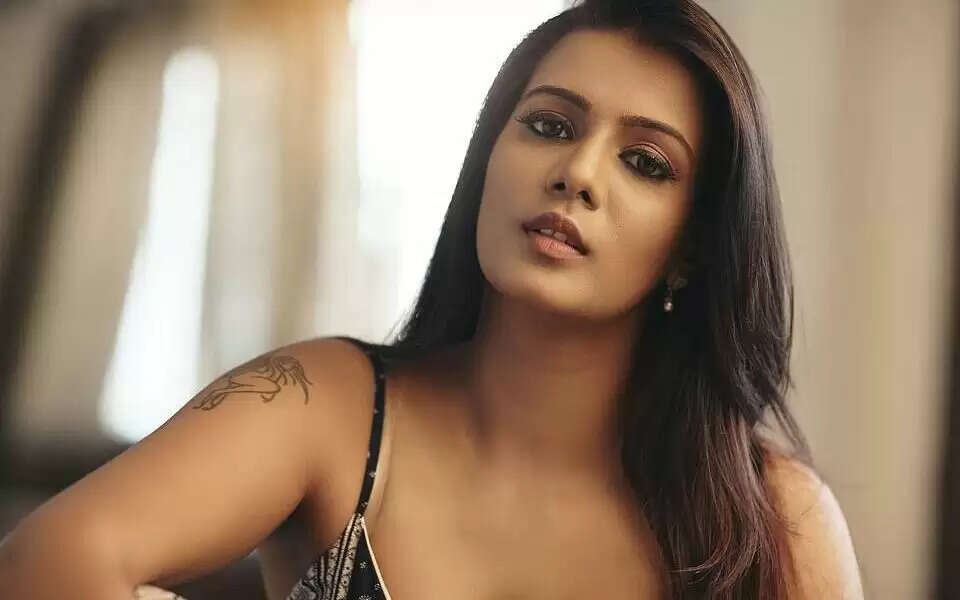 என்னோட மகளை காணோம்.. கண்டுபிடிச்சு தாங்க: பிரபல நடிகையின் தாய் புகார்..!