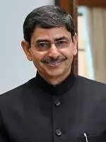 ஆளுநர் மாளிகையில் விழுந்த மர்ம பொருள்... பரபரப்பு..!