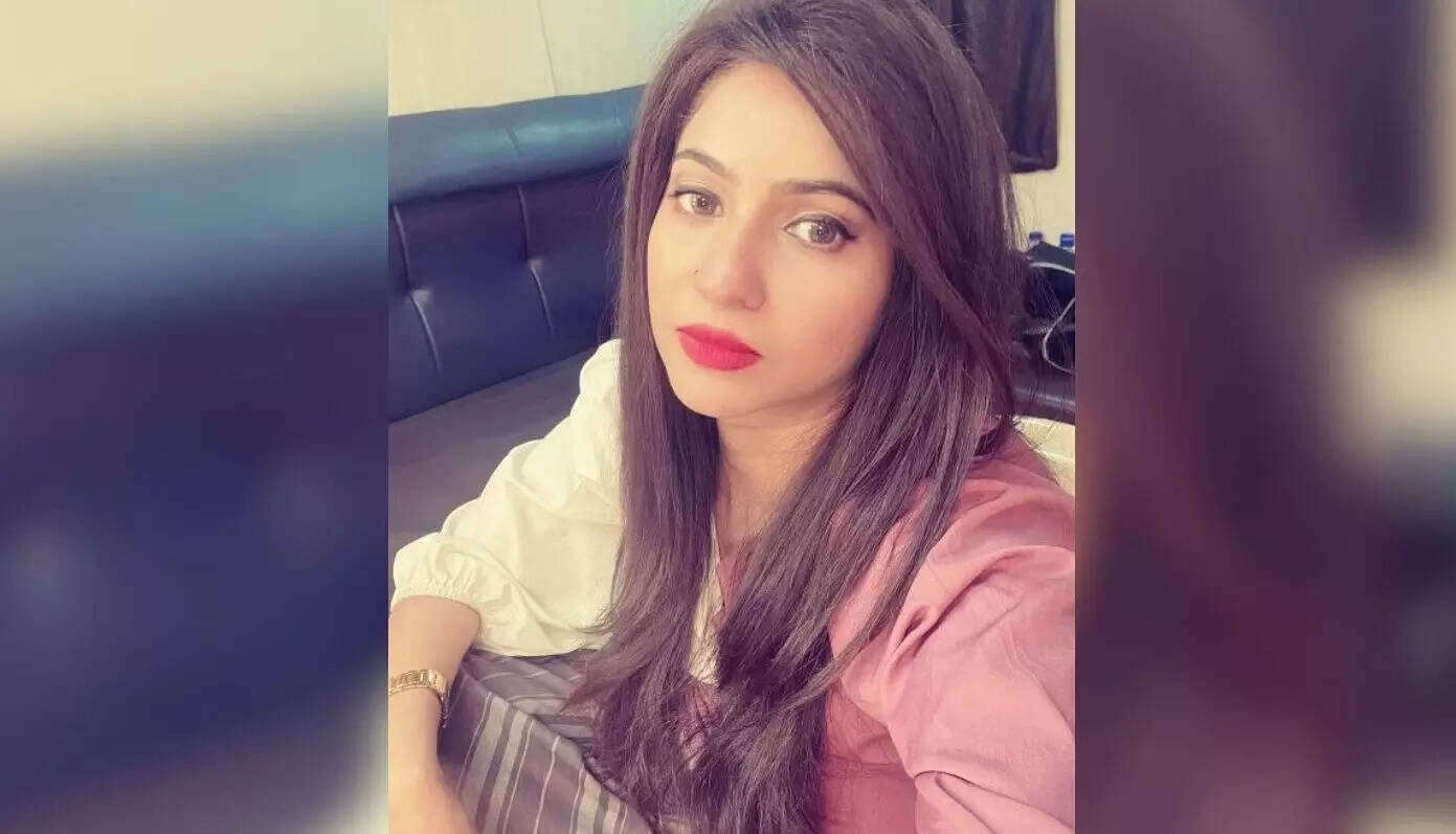 பாலியல் தொழில் நடத்திய பிரபல நடிகை கைது!!