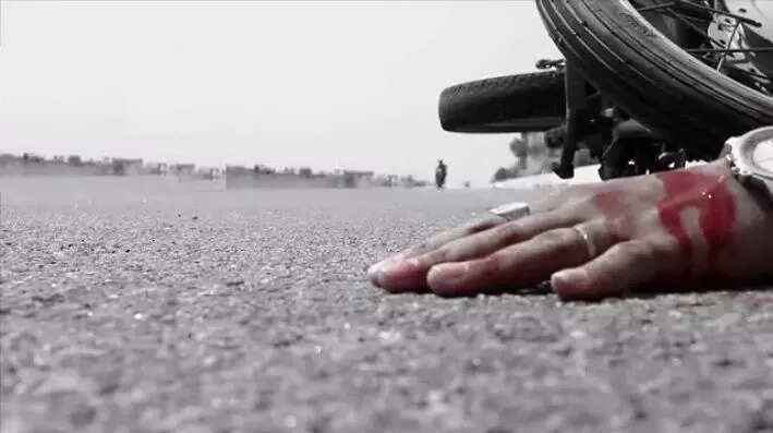 சோகம்...!தடுப்புச்சுவரில் மோதி விபத்து - 2 பேர் உயிரிழப்பு!..