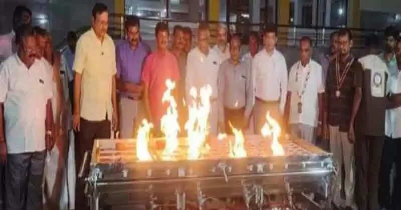 இனி சுடுகாடு செல்ல வேண்டாம்: வந்தாச்சு நடமாடும் தகன வாகனம்..!