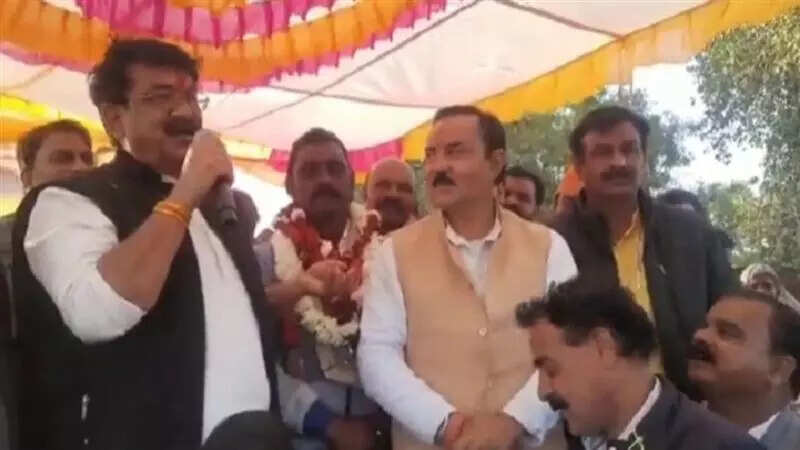 “பாஜகவில் சேராவிட்டால் புல்டோசர்தான்” : அமைச்சர் சர்ச்சை பேச்சு!!