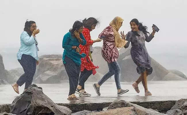 மாண்டஸ் புயல் – செய்யவேண்டிவை, செய்யக்கூடாதவை!!