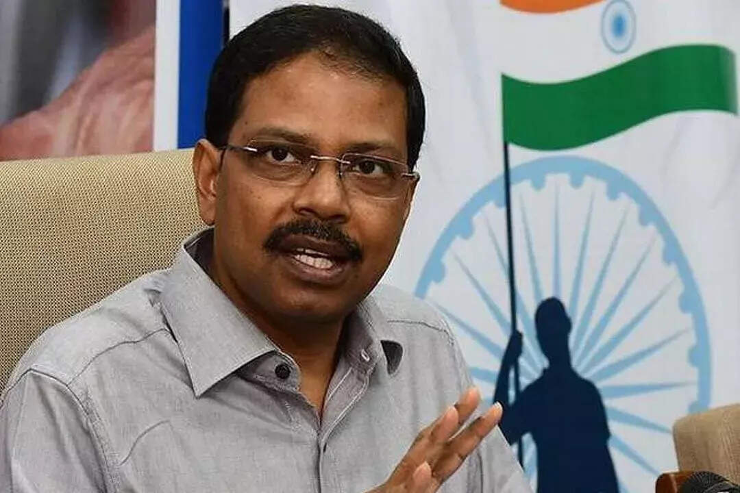 கோஸ்ட் இமேஜ் அம்சத்துடன் புதிய வாக்காளர் அடையாள அட்டை..!! முதல் முறையாக ஈரோடு இடைத்தேர்தலில் அறிமுகம்..!!