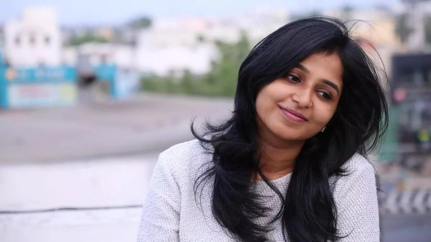 சர்ச்சை பேச்சு… விளக்கம் கேட்டு ஷர்மிகாவுக்கு நோட்டீஸ்!!