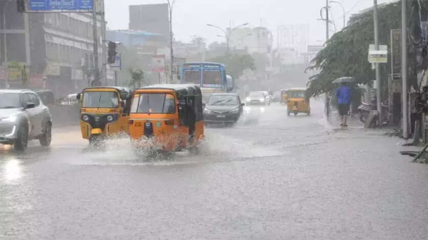 சென்னை, திருவள்ளூர், செங்கல்பட்டு, காஞ்சிபுரம், மாவட்டங்களில் நாளை பலத்த மழை பெய்யும்..!!